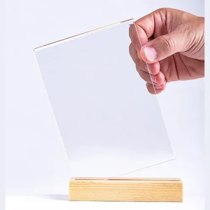 Porta Afiche acrílico de 3mm en formato A3 con Base de Madera